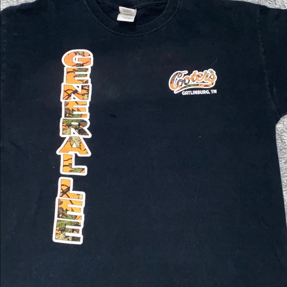 ❌❌SOLD❌❌ 🔥 4/$10 🔥 Dukes of Hazzard Cooter’s T - Picture 1 of 4